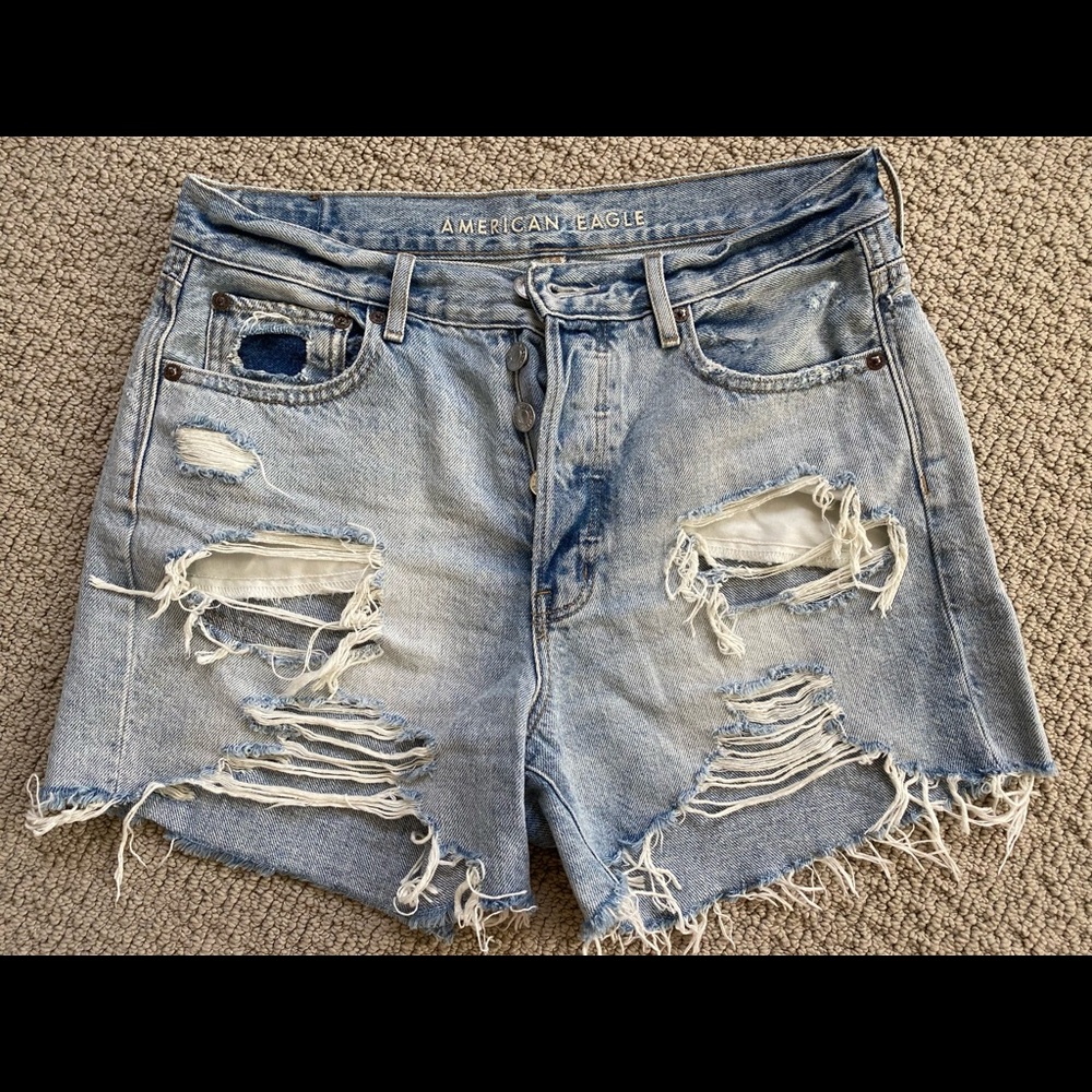 High waisted 90s boyfriend style jean shorts
